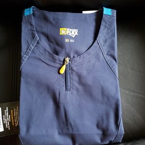 Wonder flex scrub top size xa